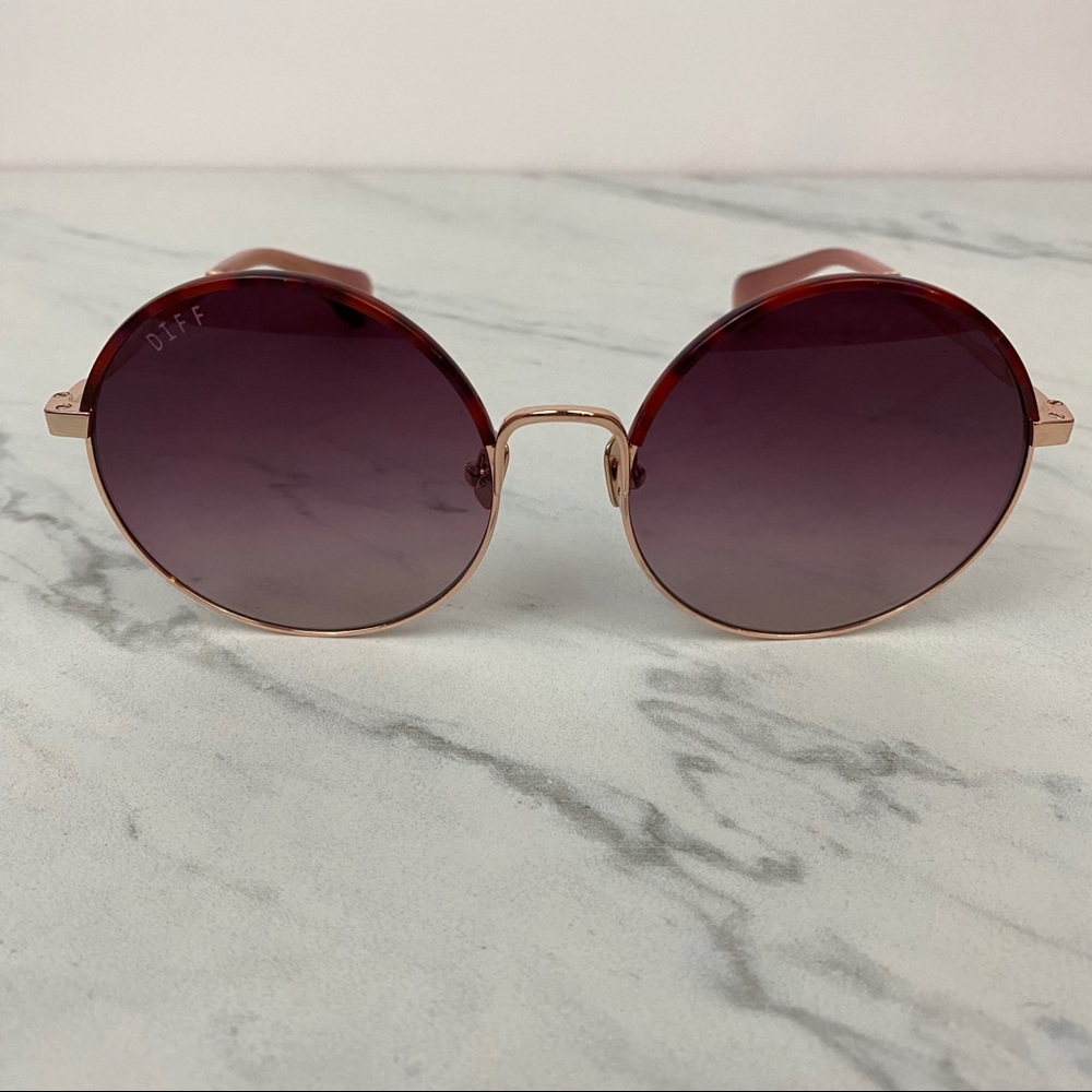Diff Eyewear • Isla Rose Gold Sunglasses - Picture 3 of 7